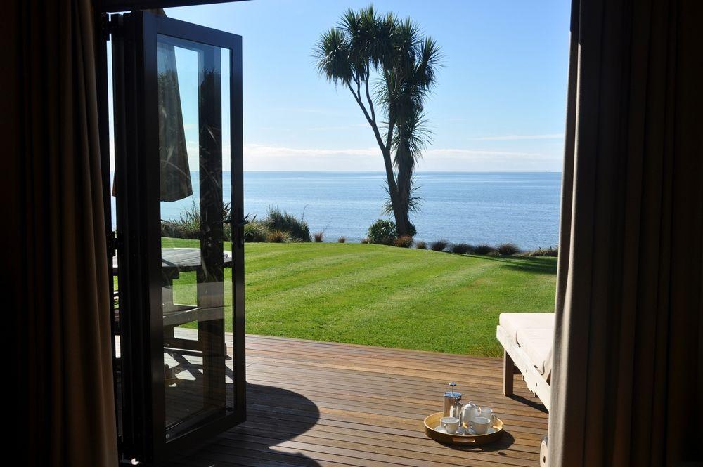 Adrift In Golden Bay- Absolute Beachfront Villas (Adults Only) Колингууд Екстериор снимка